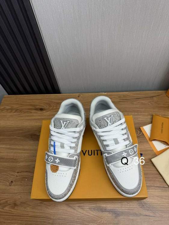 Picture of Louis Vuitton Shoes _SKULVsz35-45AH081312810